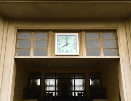 vizela entrance clock